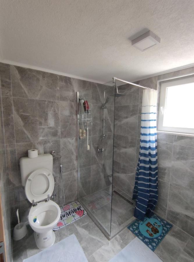 Apartman Amina-Ahmad Vinac-亚伊采 外观 照片